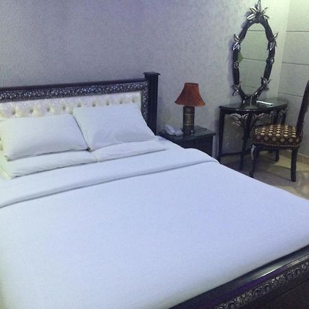 Hotel The Leschanze Lahore Exterior photo