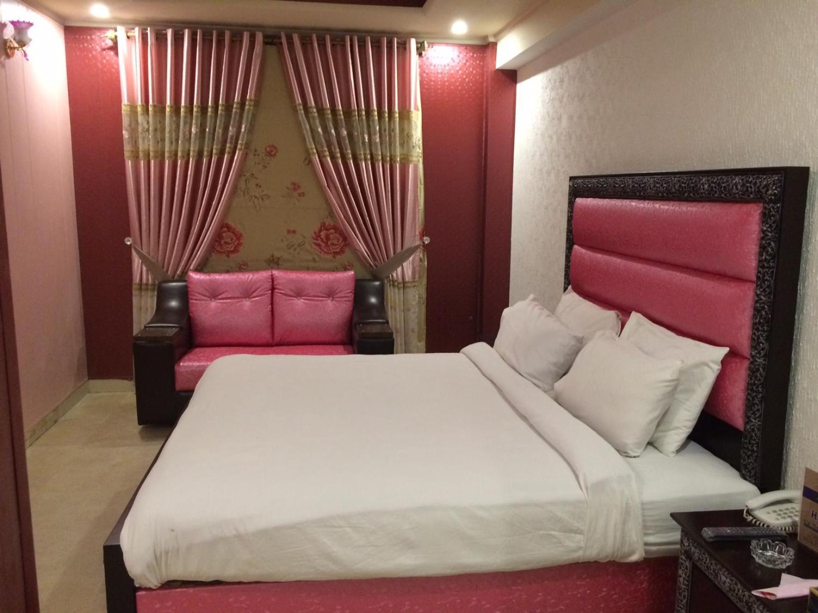 Hotel The Leschanze Lahore Exterior photo