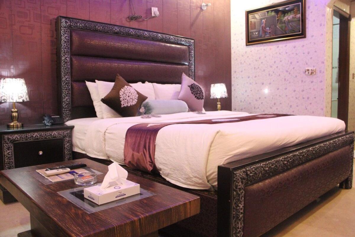 Hotel The Leschanze Lahore Exterior photo