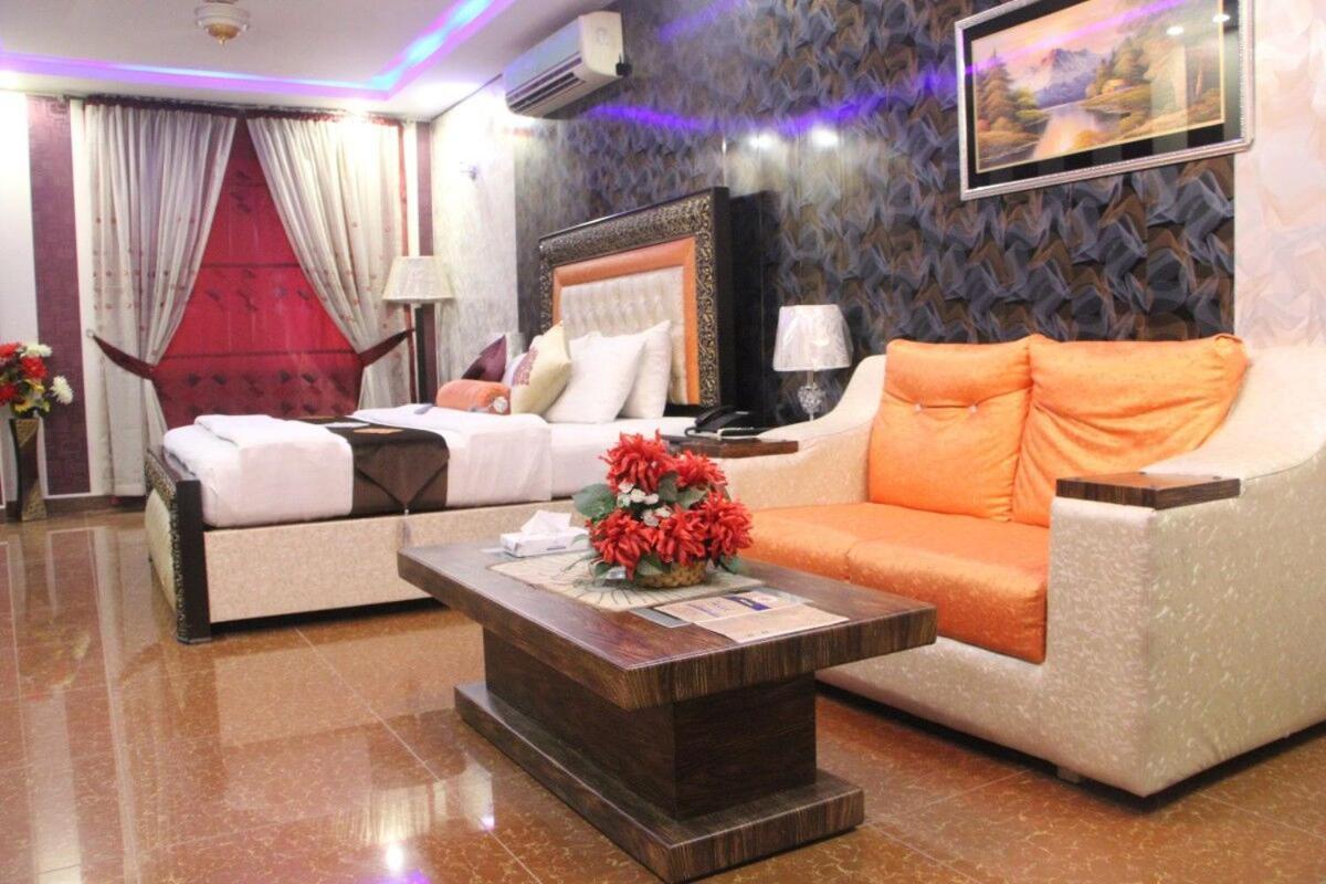Hotel The Leschanze Lahore Exterior photo