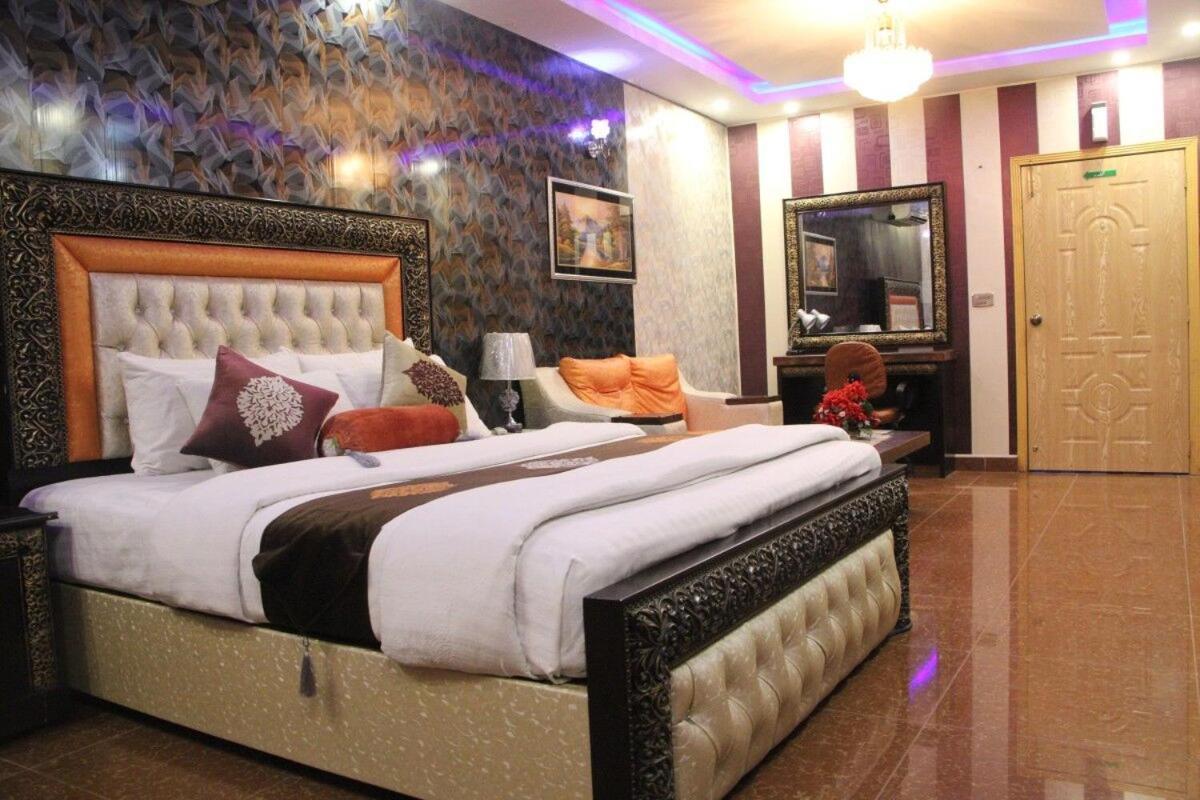 Hotel The Leschanze Lahore Exterior photo