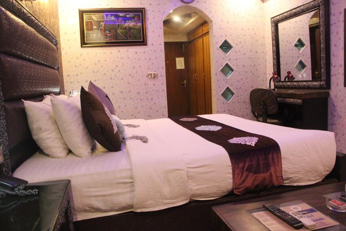 Hotel The Leschanze Lahore Exterior photo